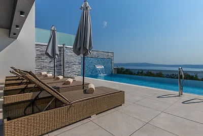 Villa Sun View by Villas Guide