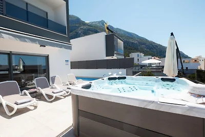 Sunny Lux Villa 2 in Makarska by Villas Guide