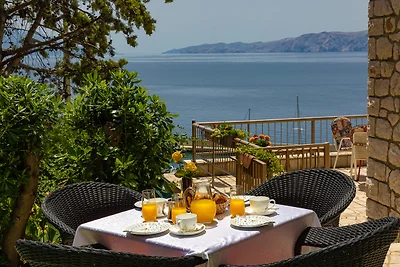 Apartman Vesna beachfront by Villas Guide