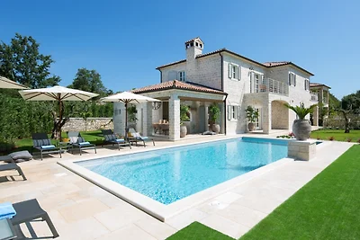 Villa Elena by Villas Guide