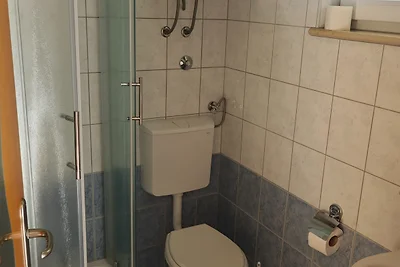 Flora Apartment with pool by Villas Guide