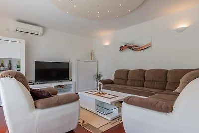 Villa Rusula -Makarska by Villas Guide