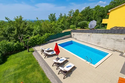 Villa Wally with outdoor pool by Villas Guide