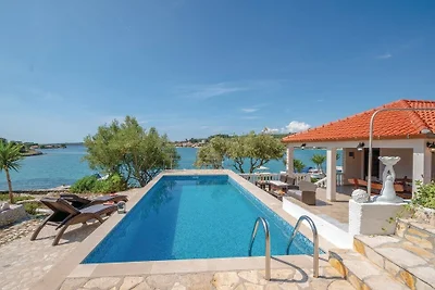 Villa Peace & Quiet by Villas Guide