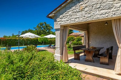 Rustic villa St. Martina with pool in Tinjan