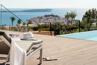 Villa Sunray - Infinity Pool & Sea View