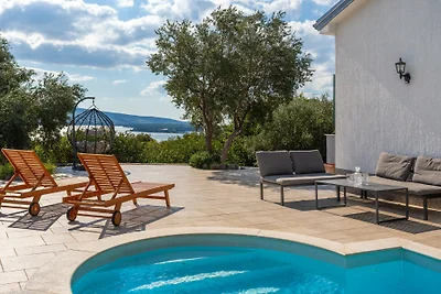 Villa Lucija with pool island Krk by Villas...