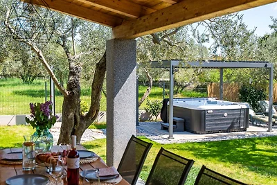 Holiday Home Lara's Oasis by Villas Guide