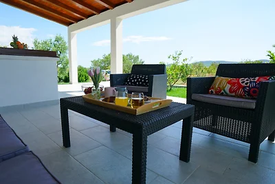 Green Escape Holiday House by Villas Guide