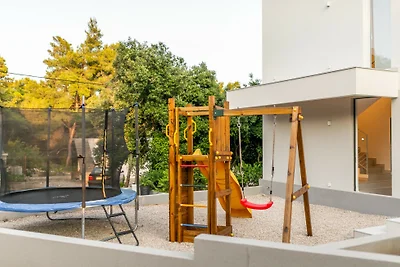 VILLA MON AMOUR by Villas Guide