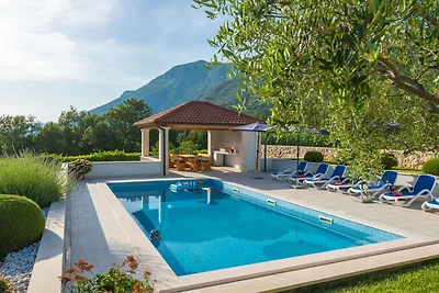 Cypress Paradise by Villas Guide