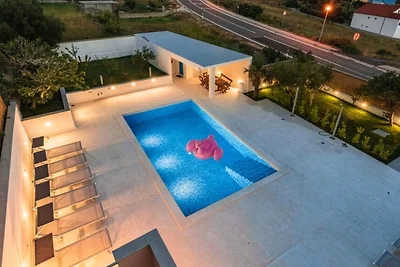 Sea view Villa Summer 2 by Villas Guide