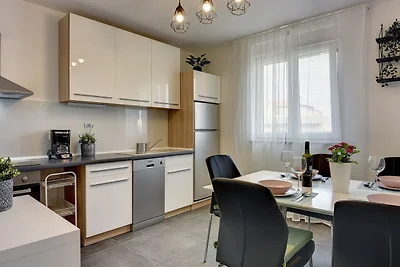 Villa Noemi-Ližnjan by Villas Guide