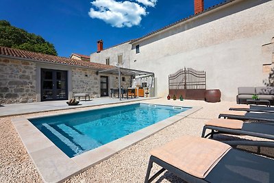 Rustic villa Dvori with outdoor pool in Porec