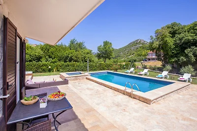 Villa Olive by Villas Guide