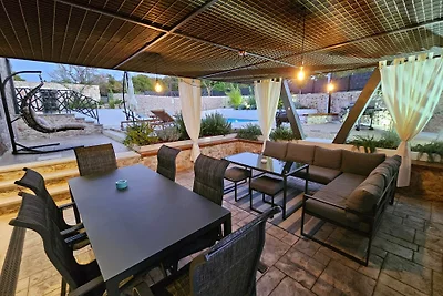 Villa 3QB - Split by Villas Guide