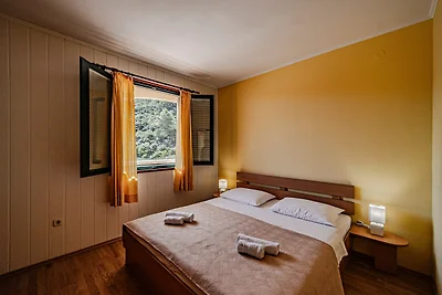 APARTMAN ÐONI 1 by Villas Guide