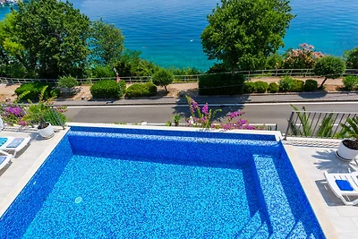 Vila Medea sea view by Villas Guide