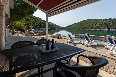 Beach house Jerko by Villas Guide