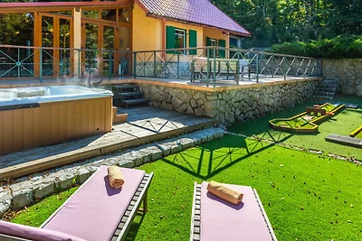 Holiday Home Villa Rosemary by Villas Guide