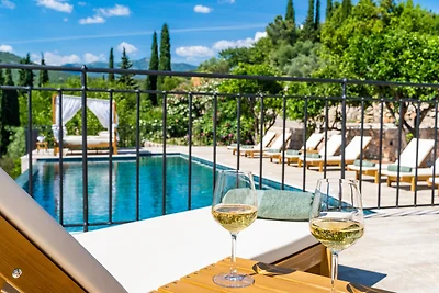 Villa Palma by Villas Guide