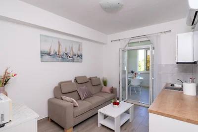 Apartment Azzurro 1 by Villas Guide