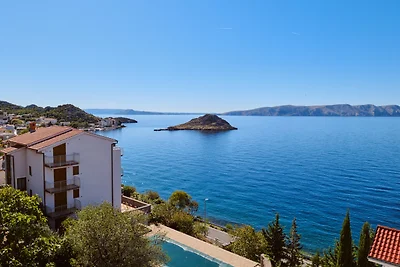 Apartment Mediera sea view 1 by Villas Guide