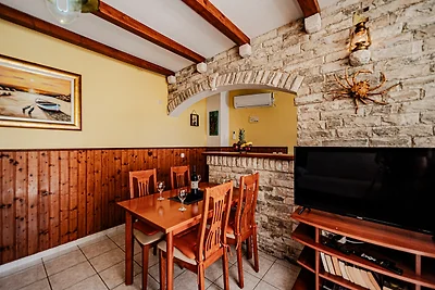 APARTMAN ÐONI 1 by Villas Guide