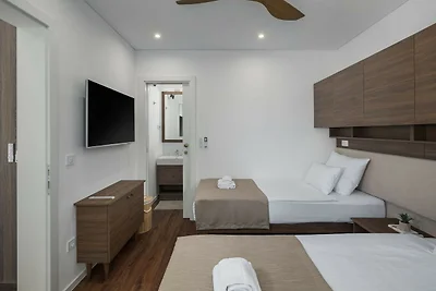 Luxury Villa Bay Porto Bus by Villas Guide