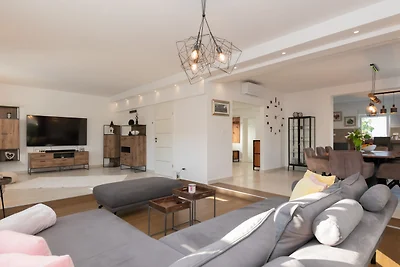 Villa Anteo-Split by Villas Guide