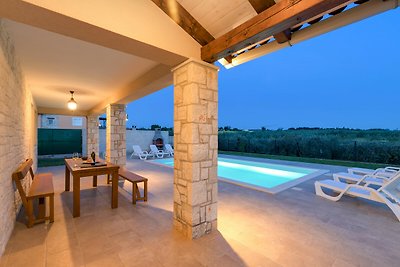 Activity villa Angelina with pool in Novigrad