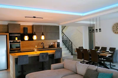 Villa Luminosa by Villas Guide