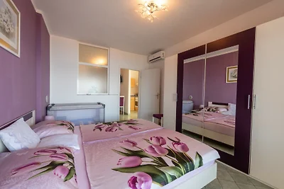 Apartman Lucija 4 by Villas Guide