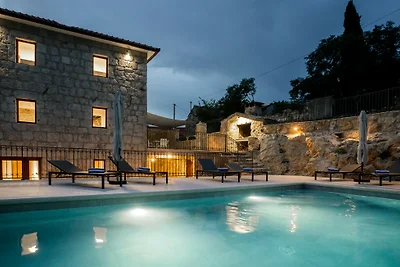 Villa Mila - Makarska by Villas Guide