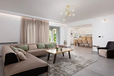 Villa Filton by Villas Guide