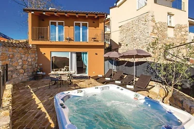 Holiday home Zora with whirpool by Villas...