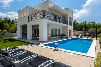 Villa Zarra by Villas Guide