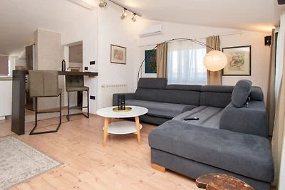 Vila Above Medulin by Villas Guide