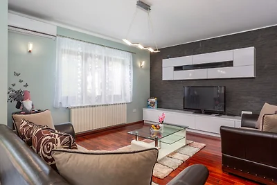 House Luka by Villas Guide