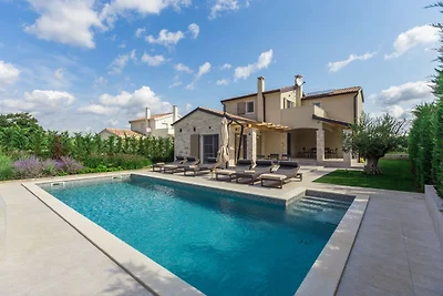 Villa No.18 by Villas Guide