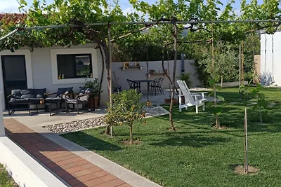 Apartman Family Covic 2 by Villas Guide