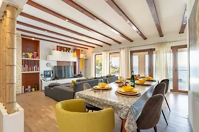 Villa Welcome by Villas Guide