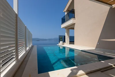 Villa Sole Komarna by Villas Guide