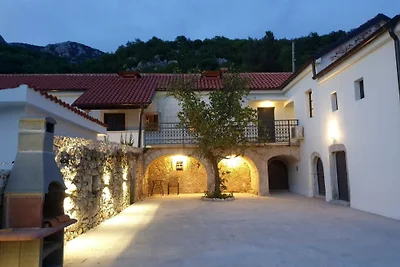 Villa Green Residence by Villas Guide