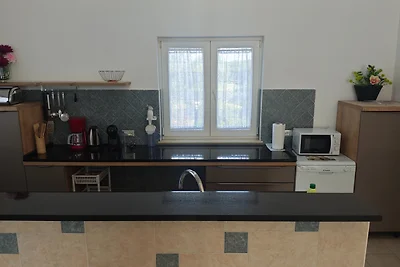 Flora Apartment with pool by Villas Guide