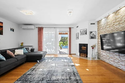 Villa Pleter by Villas Guide