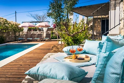 Villa Nar by Villas Guide