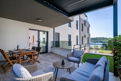 Apartment Megi by Villas Guide