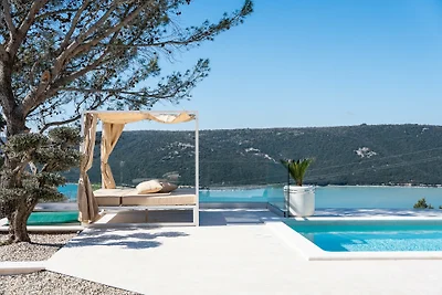 Vila Laguna Blu by Villas Guide
