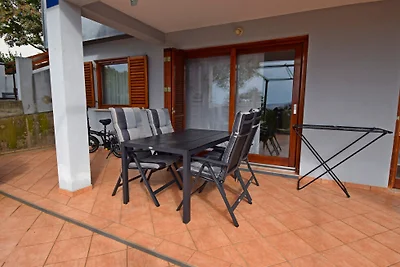 Apartment Paola 1 by Villas Guide